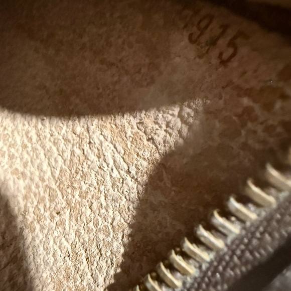 Louis Vuitton Toiletry BUNDLE - Picture 12 of 12